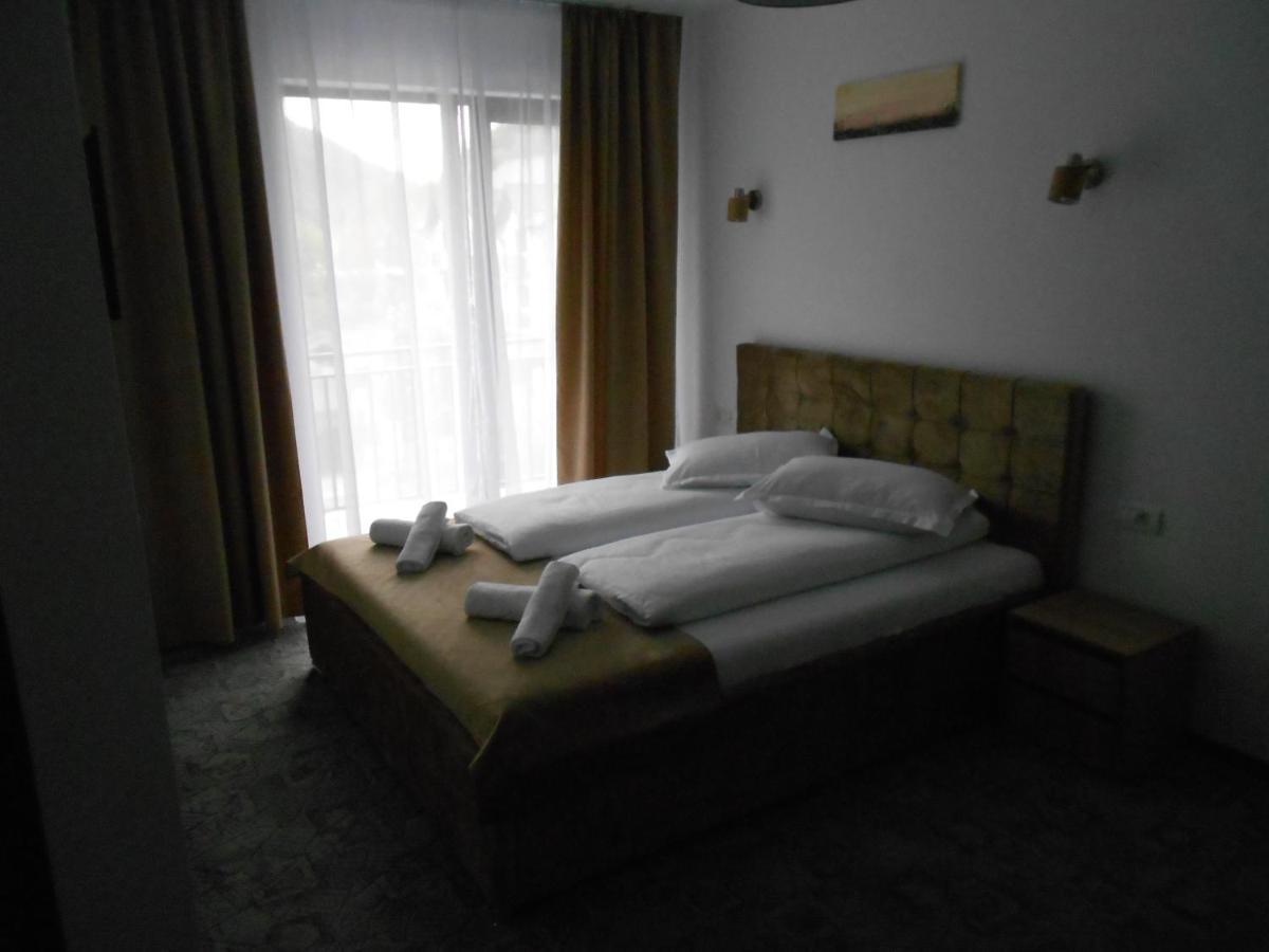 Hotel Andrana Caciulata Exterior foto