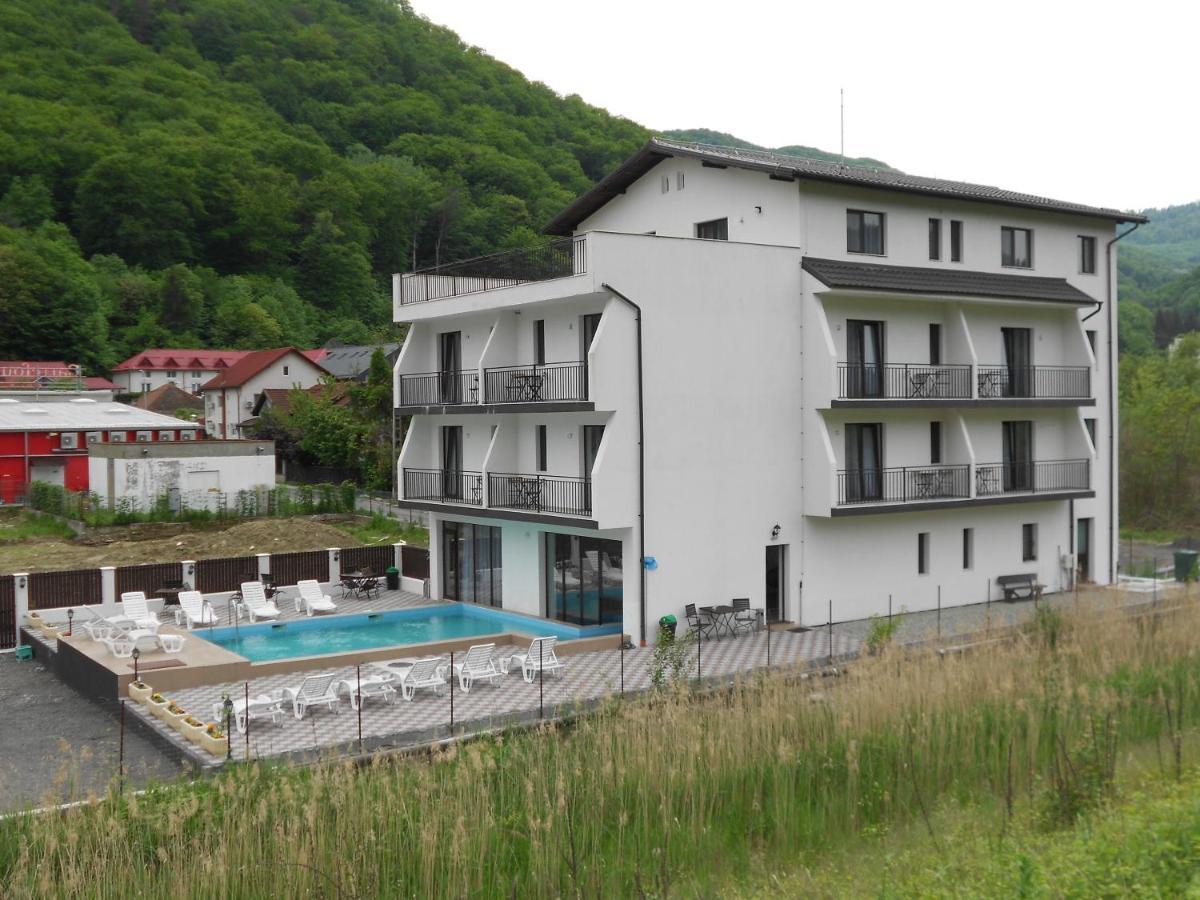 Hotel Andrana Caciulata Exterior foto