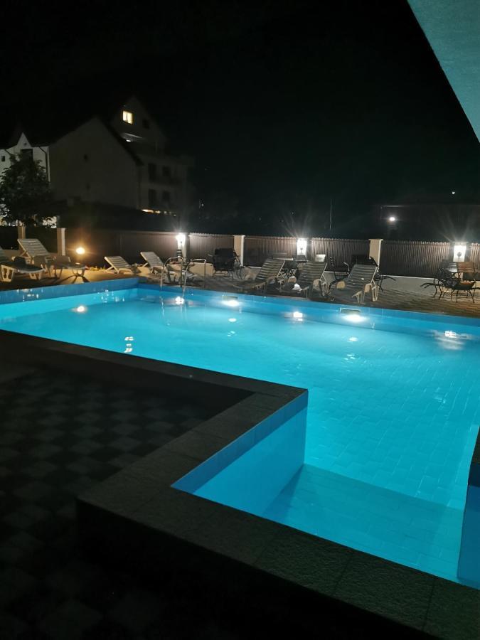 Hotel Andrana Caciulata Exterior foto