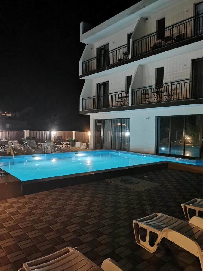 Hotel Andrana Caciulata Exterior foto